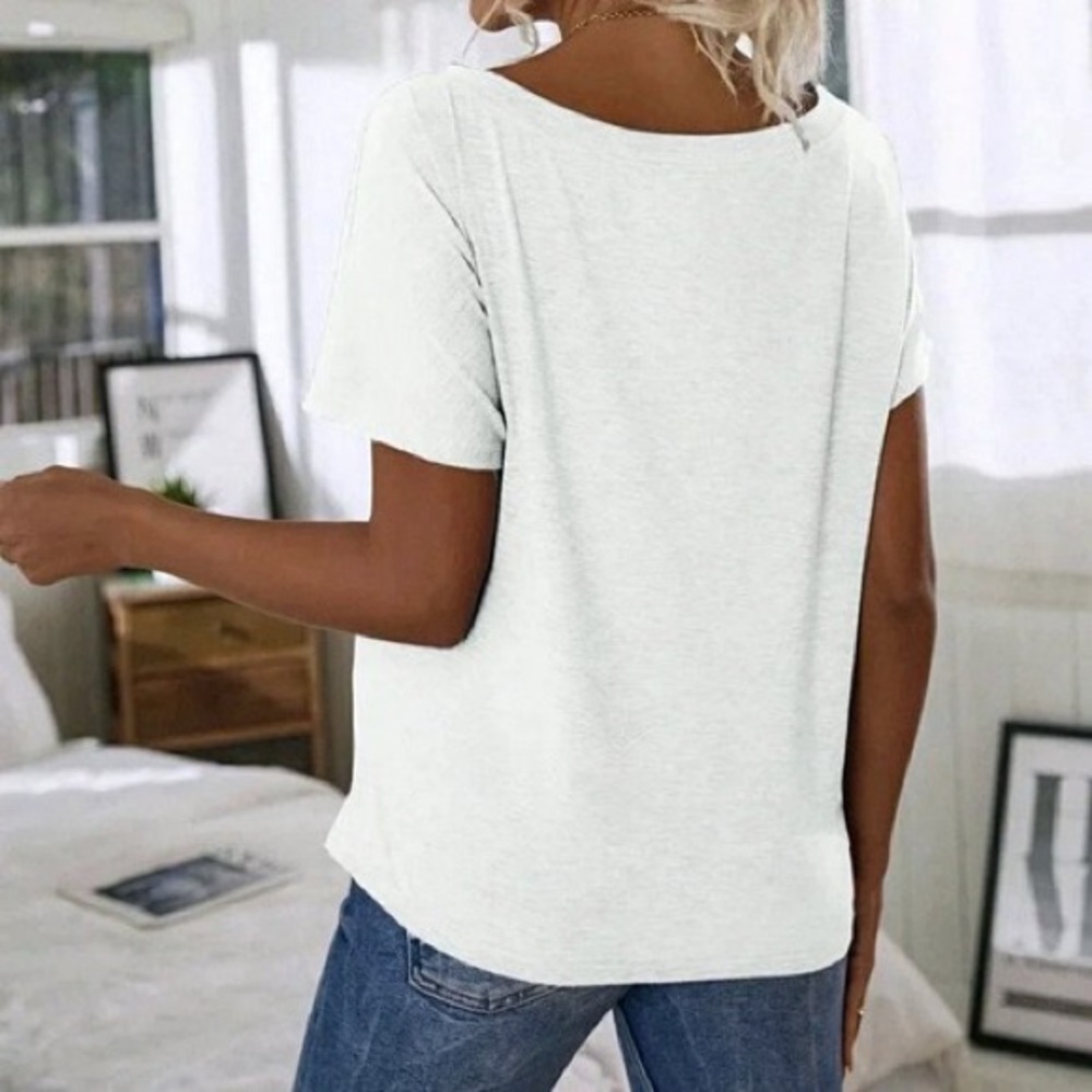 Casual Women's Scoop Neck Short Sleeve Tee - White